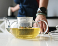 O que acontece com os benefícios se você ferver as folhas do chá de louro? Saiba como preparar a bebida antioxidante do jeito certo