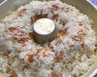 Bolo de fubá com coco