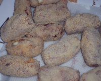 Bolinho de batata com carne seca (ou frango) e queijo