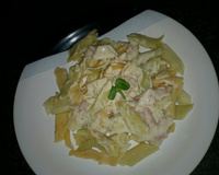 Macarrão com presunto e queijo