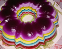 Gelatinas coloridas em camadas