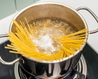 Como cozinhar massa para reduzir os picos de açúcar no sangue, segundo especialistas