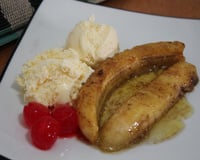 Banana flambada com sorvete
