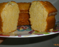 Bolo de limão com fubá