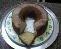 Bolo úmido de laranja