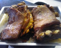 Costela seringada com farofa do pé do tempero