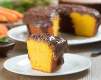 O segredo do bolo de cenoura fofinho que nunca sola: a ordem certa de misturar os ingredientes faz toda a diferença
