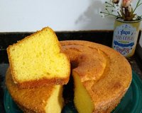 Bolo de fubá com laranja