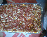 Macarronada com molho branco e molho bolonhesa