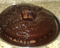 Bolo de chocolate com calda