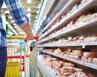 Por que é mais barato comer ultraprocessados do que alimentos saudáveis e o que podemos fazer para melhorar isso