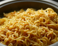 4 receitas com macarrão instantâneo: confira