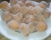 Bolinho de chuva sequinho e delicioso