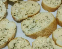 Essa pasta de alho divina vai transformar os seus pratos salgados. Pega essa receita!