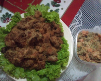 Frango assado com farofa crocante