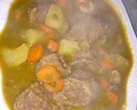 Acém ao molho com batata