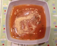 Sopa de mandioca com linguiça