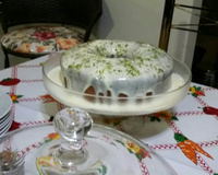 Bolo verdinho com creme de Limão