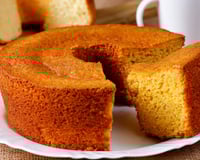 Desde que me mudei para roça, minha vizinha faz esse bolo de fubá simples todo final de semana e eu não consigo comer só um pedaço