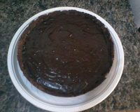 Chocotorta de maracujá com calda de chocolate