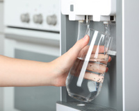 Bebedouros e purificadores de água: 6 alternativas para você ter em casa e manter a hidratação em dia