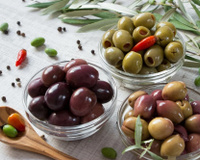 Atenção ao comprar azeitonas: tenha cuidado com essa substância na composição
