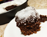 Bolo de chocolate com coco molhadinho