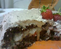 Bolo de chocolate com morango