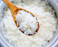Arroz de panela de pressão: pronto em poucos minutos