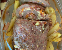 Rocambole de carne recheado