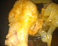 Sobre coxa na cebola queimada