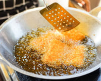 O truque mais fácil para eliminar o cheiro de comida frita da sua casa