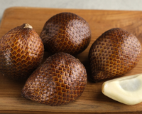 A fruta-cobra: a casca se parece com a pele do réptil e se tornou uma iguaria exótica