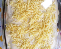 Torta assada de pão de fôrma recheada com creme de milho e frango