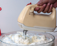 Apenas um ingrediente remove o amarelado dos eletrodomésticos: funciona com geladeira, liquidificador, batedeira e mais!