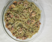 Espaguete com polvo e camarão