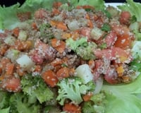 Salada de triguilho (trigo para quibe) e legumes