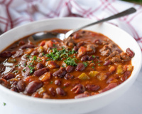 Sopa de feijão com macarrão: a receita simples que salva qualquer noite fria