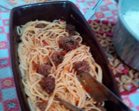 Espaguete com almôndegas