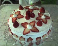 Bolo de morango com chantilly