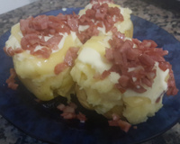 Batata assada e recheada