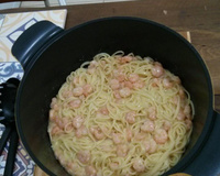 Camarão refogado no alho e creme de leite fresco