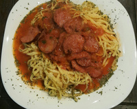 Talharim à bolonhesa com creme de leite