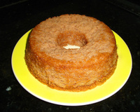 Bolo cremoso e crocante de goiaba