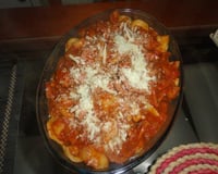 Capelleti ao molho de calabresa e manjericão