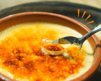 Crème brûlée com limão do chef: uma sobremesa fácil divinamente aromatizada com limão e pronta em 30 minutos!