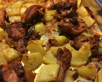 Frango a passarinho com batatas coradas