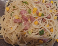 Macarrão com bacon e linguiça