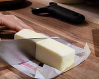 Manteiga ou margarina: qual a diferença e qual é melhor comprar, segundo o TudoGostoso