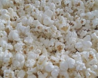 Pipoca de micro-ondas com milho comum